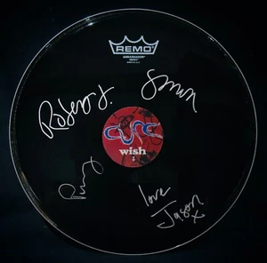 THE CURE ~ Cabezal de batería de 12 pulgadas WISH TOUR 1992 firmado por banda completa ~ ¡Como nuevo! Robert Smith - Imagen 1 de 1