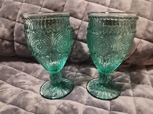 Pioneer Woman Adeline Green Stemmed Water Glasses/Goblets 2 Glasses - Picture 1 of 4
