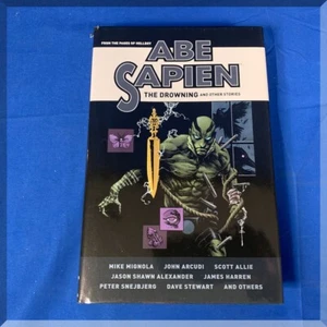 VINTAGE ABE SAPIEN THE DROWNING & OTHER STORIES HARDCOVER BOOK - FREE SHIPPING - Picture 1 of 5