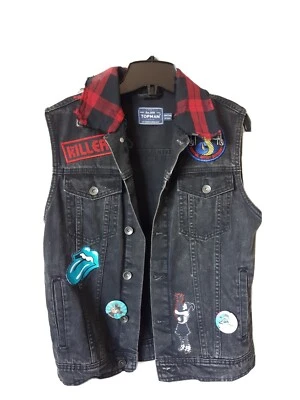 Chaleco Denim Punk Rock Negro con Botones y Parches Foto 1 de 4