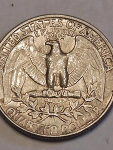 1985 P spitting eagle quarter - Picture 1 of 8