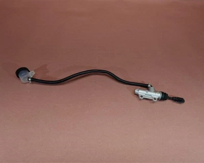 2013-2018 宝马 F700 F700GS 后刹车主缸 — 第 1/4 张图片