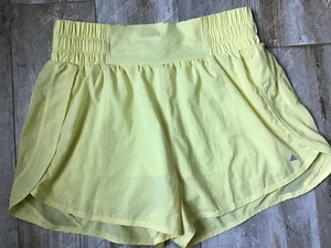 Balance Athletica / Vitality Breeze High Rise Yellow Shorts Size S - Bild 1 von 6