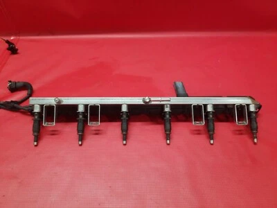 Trilho de combustível 2004-2010 BMW E60 525i 525xi 528i 528xi 530i 530xi fabricante de equipamento original  - Imagem 1 de 4