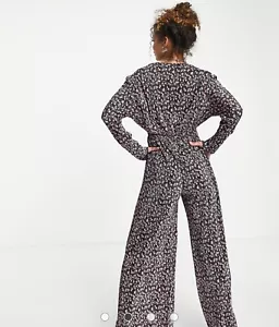 Mono plisado frontal envolvente manga larga talla M/US 6 de ASOS DESIGNS - Imagen 1 de 13
