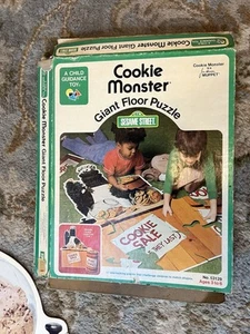 Puzzle da pavimento gigante ORIGINALE vintage 1978 Sesame Street Cookie Monster - Foto 1 di 3