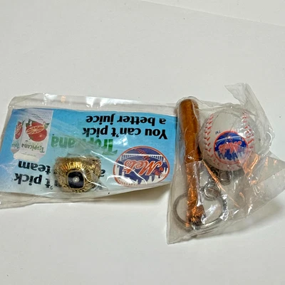 NY Mets SGA Bat & Baseball Keychain Tropicana 1986 Replica World Series Ring - Image 1 of 4