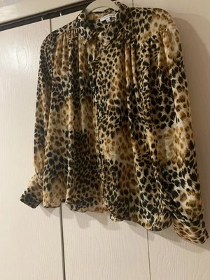 Rose & Olive 女式衬衫纽扣猎豹印花长袖 M 码 — 第 1/4 张图片
