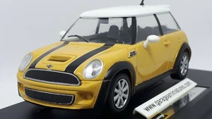 MINI COOPER S AUSTIN jaune BURAGO ECHELLE AU 1/24EME Voiture collection - Imagen 1 de 6