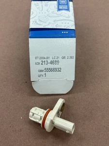NEW GM OEM ENGINE CAMSHAFT CAM POSITION SENSOR- GENERAL MOTORS GMC 55566932 - Picture 1 of 1