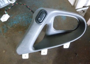 Mazda 626 GE 9/91-3/97 Left Rear Window Switch and Handle - Picture 1 of 2