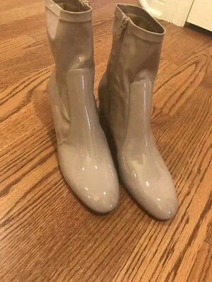 NEW VALENTINO STRETCH PATENT LEATHER BLOCK HEEL ANKLE BOOTIES NATURAL SIZE 41 - Image 1 of 4