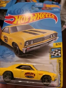 🔥 Nuevo en caja Hot Wheels 67 Chevelle SS 396 2020 AMARILLO. GRÁFICOS DE VELOCIDAD HW  - Imagen 1 de 4