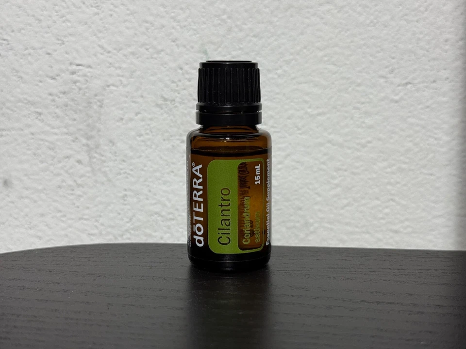Óleo essencial doTERRA Cilantro 15ml validade 2027 - Imagem 1 de 1