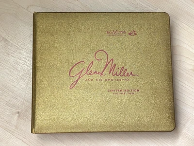 RCA Victor Glenn Miller And His Orchestra Limited Edition Volume Two 2 Set 45's - Image 1 of 4