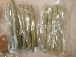 NUEVO / 13 piezas / CONEJO / PALOS DE ALFALFA (10) / CORAZONES DE ALFALFA (3) / 5" DE LARGO 😃😃😃 - Imagen 1 de 3