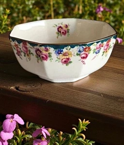 1920s Royal Doulton Octagonal Open Sucrier – Designed by Herbert Betteley S1 - Picture 1 of 4