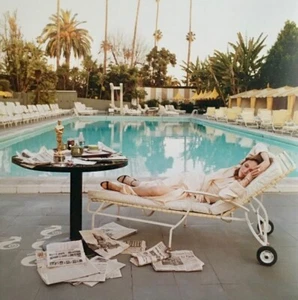 TERRY O'NEILL - THE MORNING AFTER, FAYE DUNAWAY AT THE POOL (1977) 2010 Limitierte Auflage - Bild 1 von 1