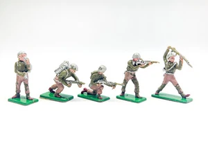 Figuras de plástico pintadas vintage de soldados de juguete caqui de media luna de la Segunda Guerra Mundial x5 L26 - Imagen 1 de 4