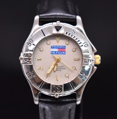 Reloj De Colección TOMMY HILFIGER Mujer Tono Plateado 300m Cuero BATERÍA Y CORREA NUEVA Foto 1 de 4