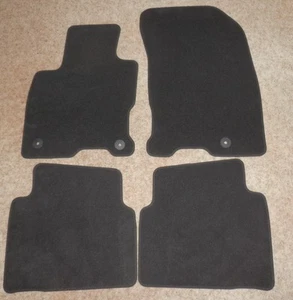 Juego de 4 alfombrillas negras originales OEM 2020-2023 Lincoln Corsair - Imagen 1 de 6