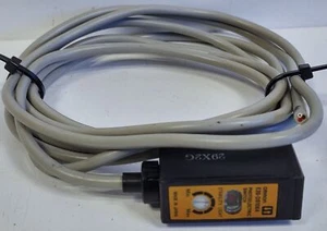 Omron E3S-DS10E4 Photoelectric Proximity Switch - Picture 1 of 4