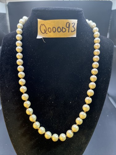 OFF WHITE COLLANA VINTAGE IN FINTA PERLA~BIANCO SPORCO~PERLINE ANNODATE IN VETRO~18"