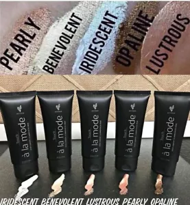 Younique Touch a’ la mode Luminizer Crema - Vari Colori - Foto 1 di 3