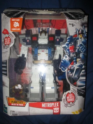 Transformers Cybertron 2005 Leader Class Metroplex 100% COMPLETE with Box!  - Image 1 of 4