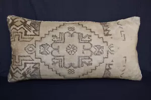 Vintage rug pillow, 16x32 pillow,Lumbar pillow,Handmade pillow,beige tone pillow - Picture 1 of 11