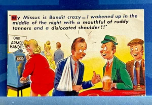 Postal Cómic De Colección Bamforth Años 60 Mecánica BANDIDO ARMADO Loco Nº 2203 - Imagen 1 de 2