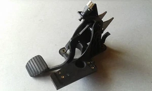 PEDALE DE FREINS RENAULT LAGUNA II PHASE 2 1.9 DCI 8200420699 - Picture 1 of 1