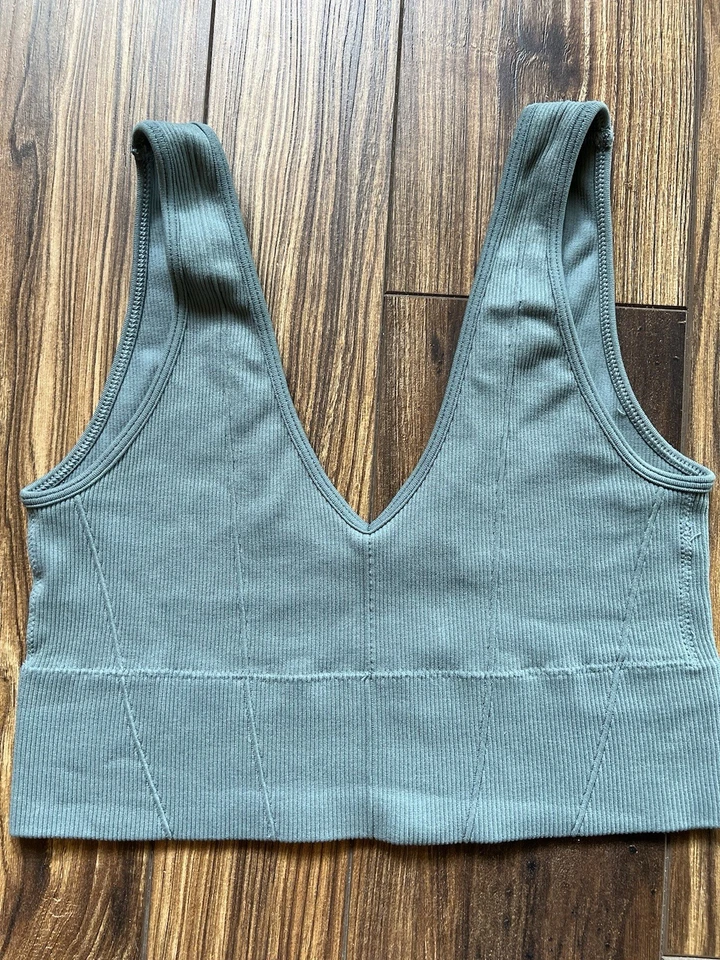 Bralette Gilly Hicks|Talla S|Verde|Frente de cuchara|Espalda con cuello en V|Volver a la escuela|Capa Foto 1 de 4