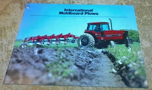 1982 international moldboard plows brochure in nice shape used - Picture 1 of 2