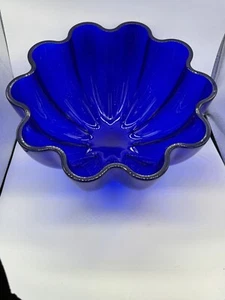 Villeroy And Boch Blue Glass Bowl Scalloped Edges - Picture 1 of 9