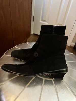 SALVATORE FERRAGAMO BOUTIQUE BLACK SUEDE ANKLE BOOTS size 7    2A ( AA ) - Image 1 of 4