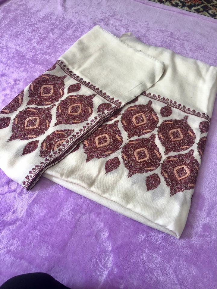 KASHMIR 手工刺绣披肩 100% 现金针工作 — 第 1/4 张图片