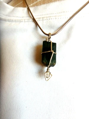 Pingente de turmalina indiolita novo com etiquetas feito à mão prata esterlina 925 - Imagem 1 de 4