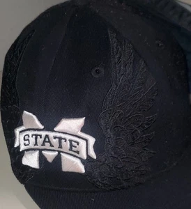 Michigan Wolverines Flat Brim 210 Fitted Adidas Hat - Size 6 7/8- 7 1/4 Flexfit - Picture 1 of 7