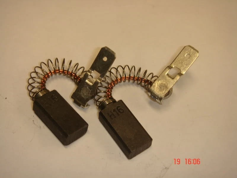 ELU DEWALT MITRE SAW CARBON BRUSHES 110v PS174 DW707 14