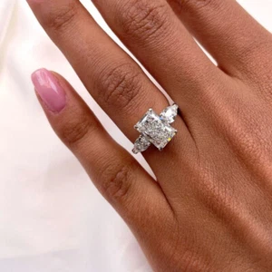 Anillo de compromiso de diamantes talla radiante cultivados en laboratorio IGI GIA de 2,14 quilates de oro blanco de 18 k - Imagen 1 de 5