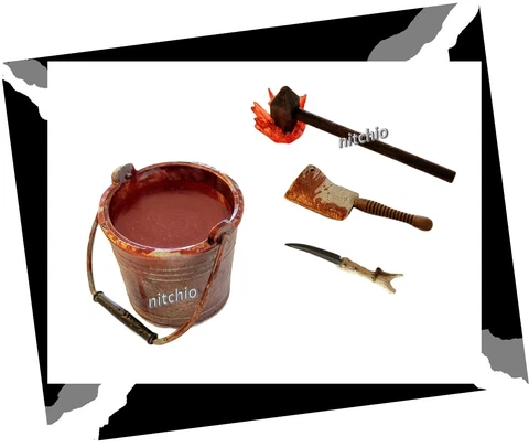 Mezco One:12 Leatherface - BUCKET OF BLOOD, WEAPONS & BLOOD SPLATTER 1/12 Scale Cover