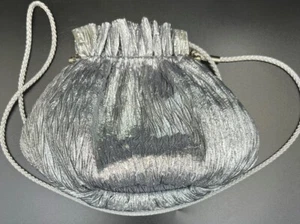 Vintage Whiting and Davis International Liquid Silver Crinkle Evening Bag Purse - Picture 1 of 6