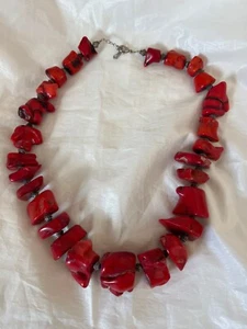 Collar pesado grande grueso tono plata coral rojo cuentas graduadas 379 g - Imagen 1 de 5