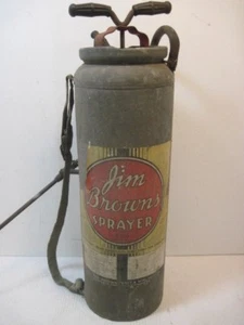  ANTIQUE JIM BROWNS GALVANIZED STEEL METAL SPRAYER FIREMAN FIRE EXTINGUISHER - Picture 1 of 9