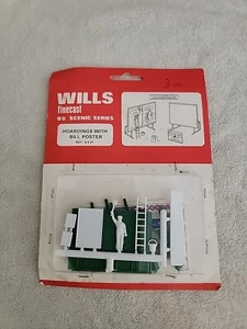 WILLS FINECAST OO RefSS21 HOARDINGS W/BILL POSTER PLASTIC MODEL KIT SS27 - Picture 1 of 13