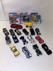 Hot Wheels bundle 20 Vehicles 3 In Packaging Rest Are Play Worn USA Taxi Older