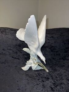 Lladro Turtle Dove White Bird Figurine Glossy Porcelain No. 4550 MINT 11”