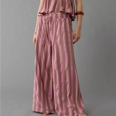 Pantalones American Eagle pequeños de pierna ancha tejidos a rayas cintura alta Foto 1 de 4