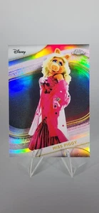 2025 Topps Chrome Disney Miss Piggy Refractor #123 - Picture 1 of 2